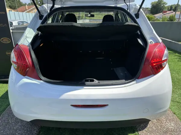 Peugeot 2015 - 6900 EUR, 230000 km - AUTO.MOTO.pt - 230000km - foto 39 de 40