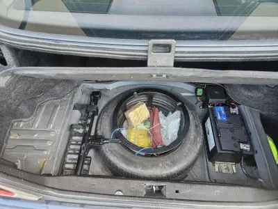 Mercedes-Benz C 180 1993 - 3500 EUR, 180000 km - AUTO.MOTO.pt - 180000km - foto 11 de 12