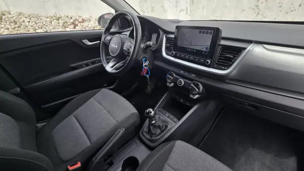 Kia Stonic 2023 - 17450 EUR, 27500 km - AUTO.MOTO.pt - 27500km - foto 9 de 18