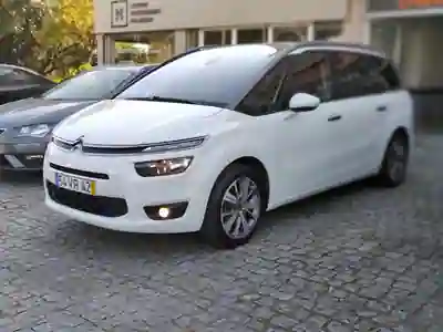 Citroën C4 Grand Picasso 2015 - 10500 EUR, 185000 km - AUTO.MOTO.pt - 185000km - foto 5 de 15