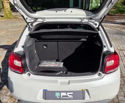 Citroën DS3 2015 - 9850 EUR, 185000 km - AUTO.MOTO.pt - 185000km - foto 18 de 19