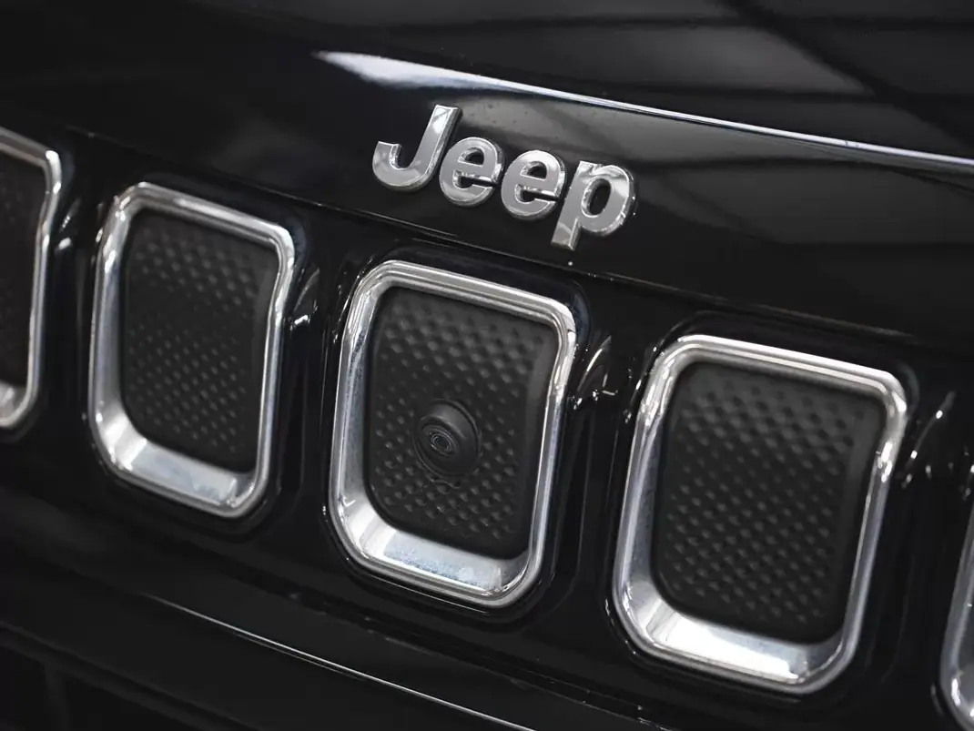 Jeep Compass 2021 - 20990 EUR, 132000 km - AUTO.MOTO.pt - 132000km - foto 11 de 23