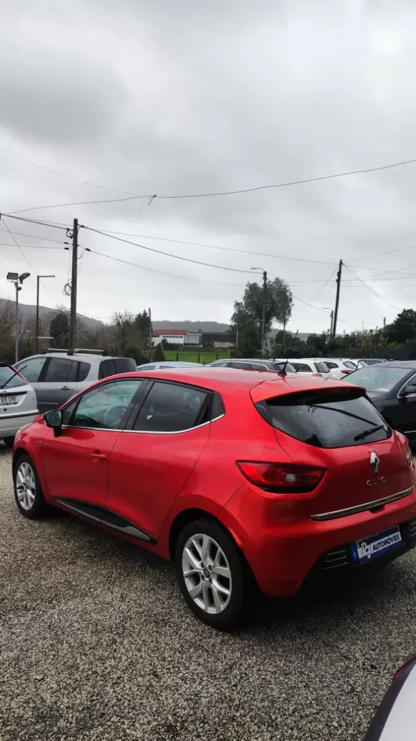 Renault Clio 2019 - 11898 EUR, 116998 km - AUTO.MOTO.pt - 116998km - foto 13 de 14