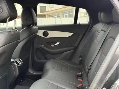 Mercedes-Benz GLC 300 2021 - 49499 EUR, 89500 km - AUTO.MOTO.pt - 89500km - foto 19 de 26