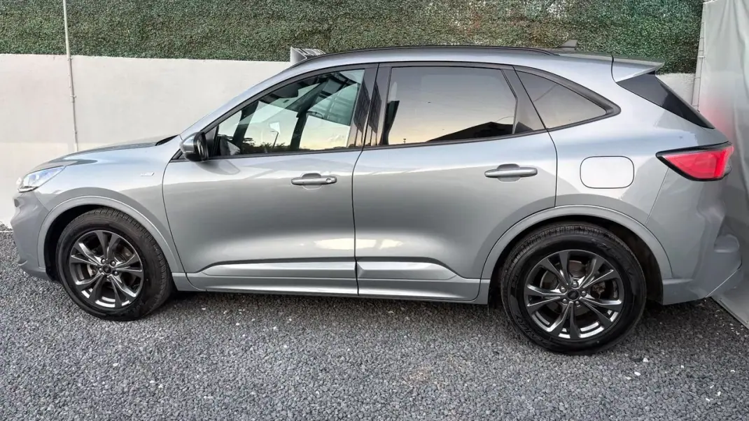 Ford Kuga 2022 - 16400 EUR, 119000 km - 119000km - foto 3 de 12