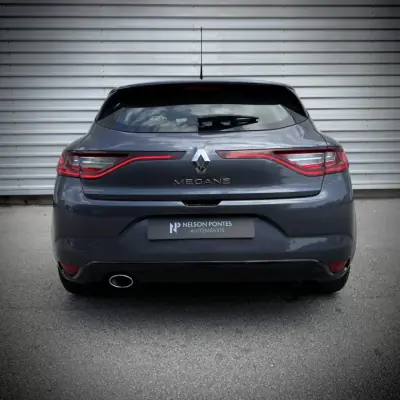 Renault Mégane 2017 - 11500 EUR, 185000 km - AUTO.MOTO.pt - 185000km - foto 15 de 20