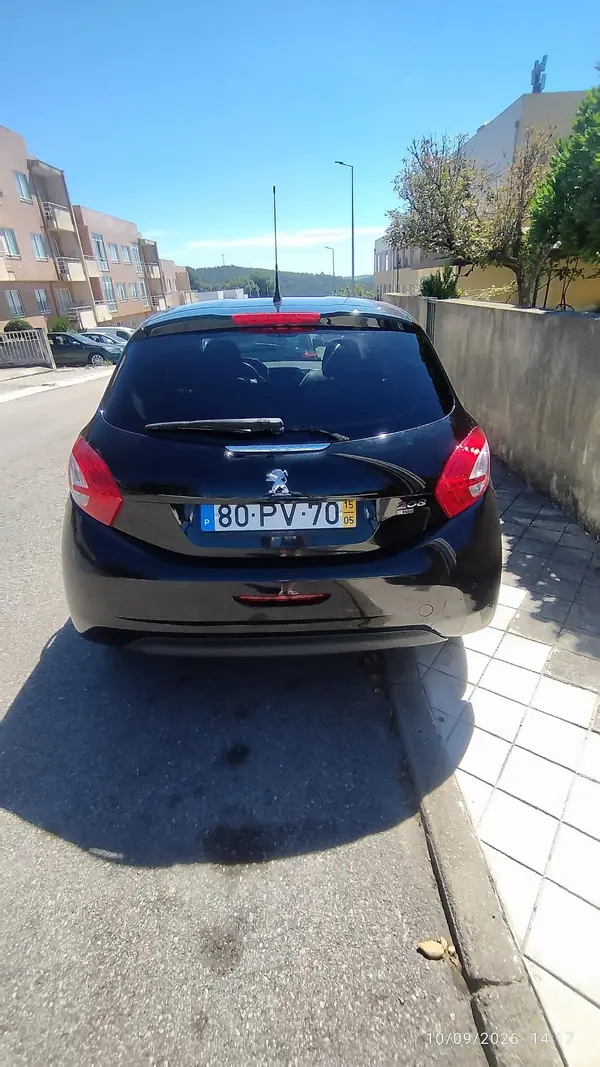 Peugeot 208 Allure Pure tech 1.2 2015 Gasolina