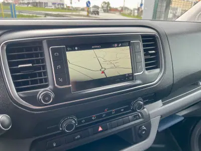 Peugeot Expert 1.5 BlueHdi L2H1 Pro Standard 2019 - 16750 EUR, 141859 km - AUTO.MOTO.pt - 141859km - foto 11 de 18