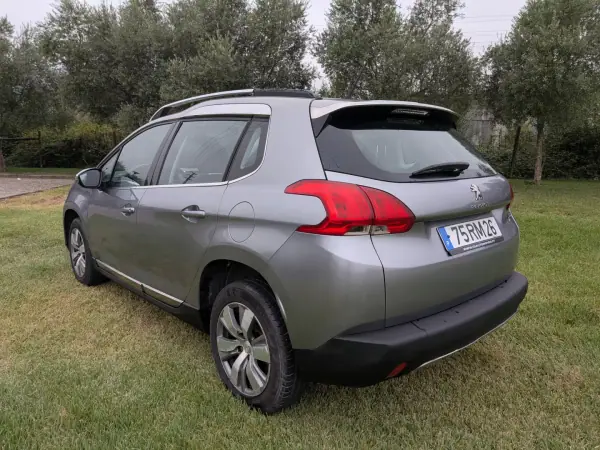 Peugeot 2008 2015 - 10990 EUR, 100000 km - 100000km - foto 5 de 14