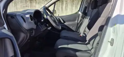 Citroën Berlindo 1.6 HDi Caixa Automatica 2018 - 12000 EUR, 180000 km - AUTO.MOTO.pt - 180000km - foto 5 de 19