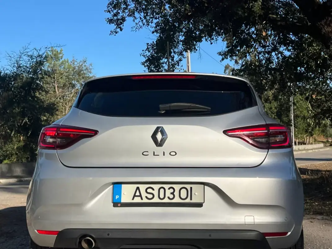 Renault Clio 2022 - 15750 EUR, 120180 km - 120180km - foto 42 de 46