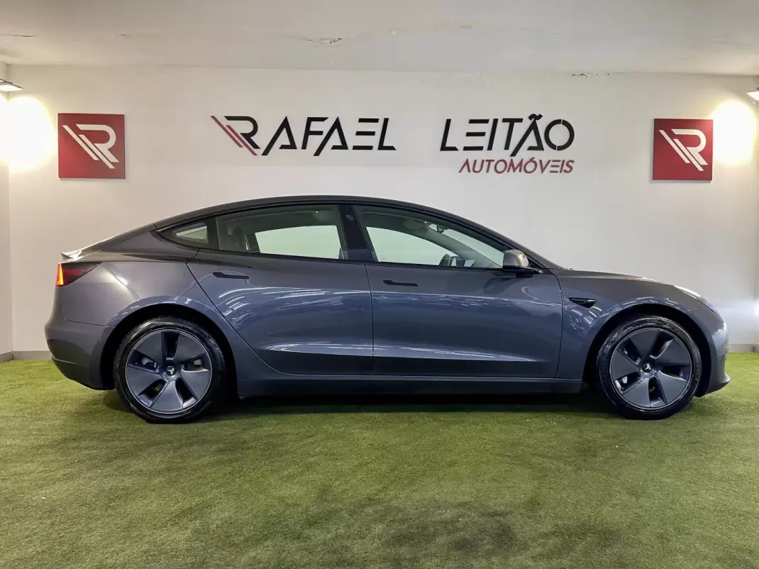 Tesla Model 3 2022 - 29500 EUR, 56000 km - AUTO.MOTO.pt - 56000km - foto 7 de 42