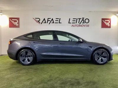 Tesla Model 3 2022 - 29500 EUR, 56000 km - AUTO.MOTO.pt - 56000km - foto 7 de 42