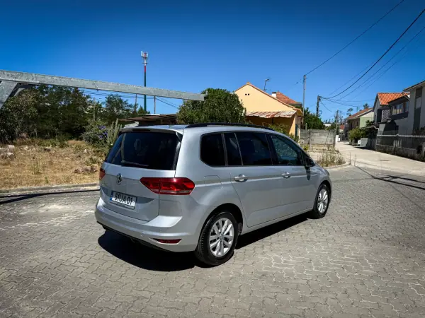 Volkswagen Touran 2017 - 13990 EUR, 198000 km - AUTO.MOTO.pt - 198000km - foto 13 de 13