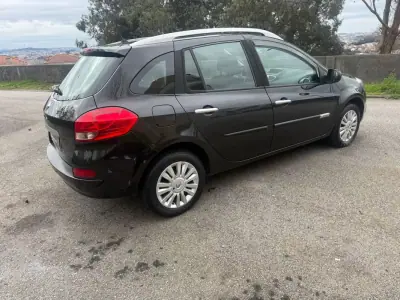 Renault Clio Break 2009 - 5450 EUR, 202000 km - AUTO.MOTO.pt - 202000km - foto 4 de 26