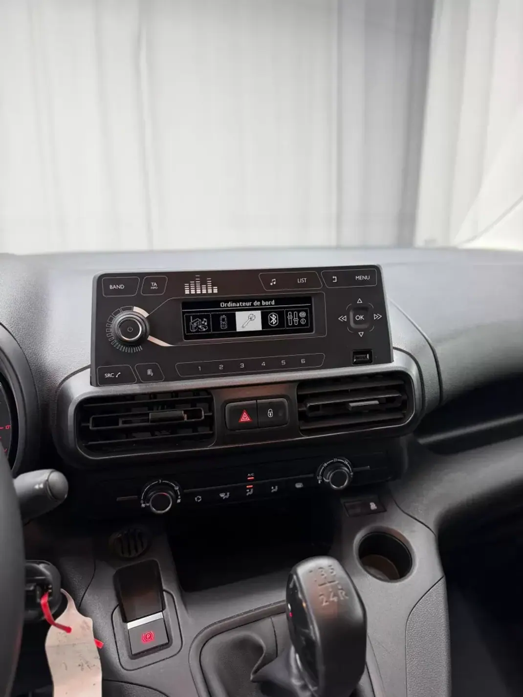 Citroën Berlingo 2019 - 11000 EUR, 128000 km - 128000km - foto 13 de 17