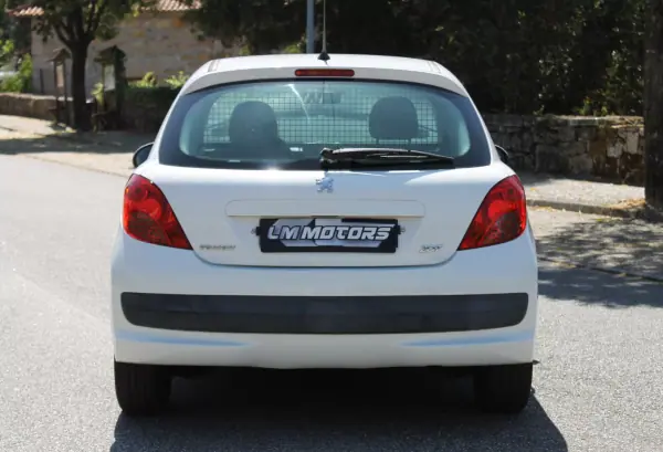 Peugeot 207 2007 - 4750 EUR, 156000 km - AUTO.MOTO.pt - 156000km - foto 8 de 23
