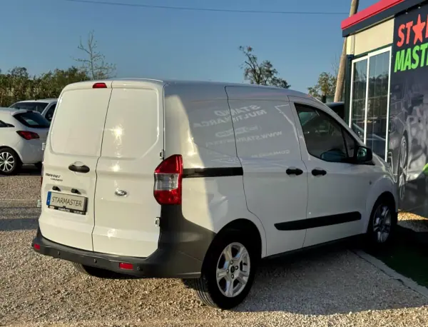 Ford Transit Courier 2019 - 7980 EUR, 255120 km - AUTO.MOTO.pt - 255120km - foto 8 de 17