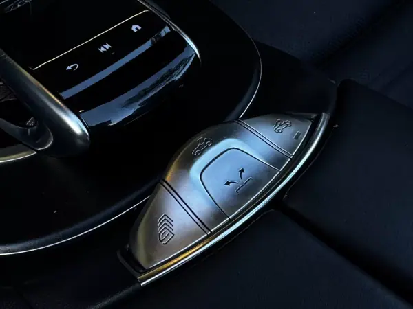 Mercedes-Benz E 53 AMG 2021 - 84990 EUR, 54200 km - AUTO.MOTO.pt - 54200km - foto 40 de 49