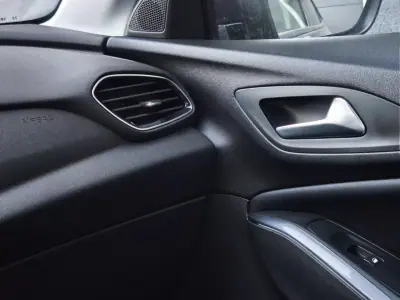 Opel Grandland X 2020 - 17990 EUR, 65073 km - AUTO.MOTO.pt - 65073km - foto 14 de 38