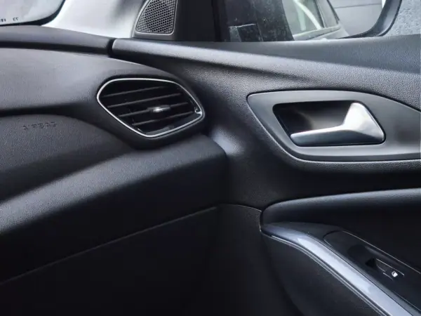 Opel Grandland X 2020 - 17990 EUR, 65073 km - AUTO.MOTO.pt - 65073km - foto 14 de 38
