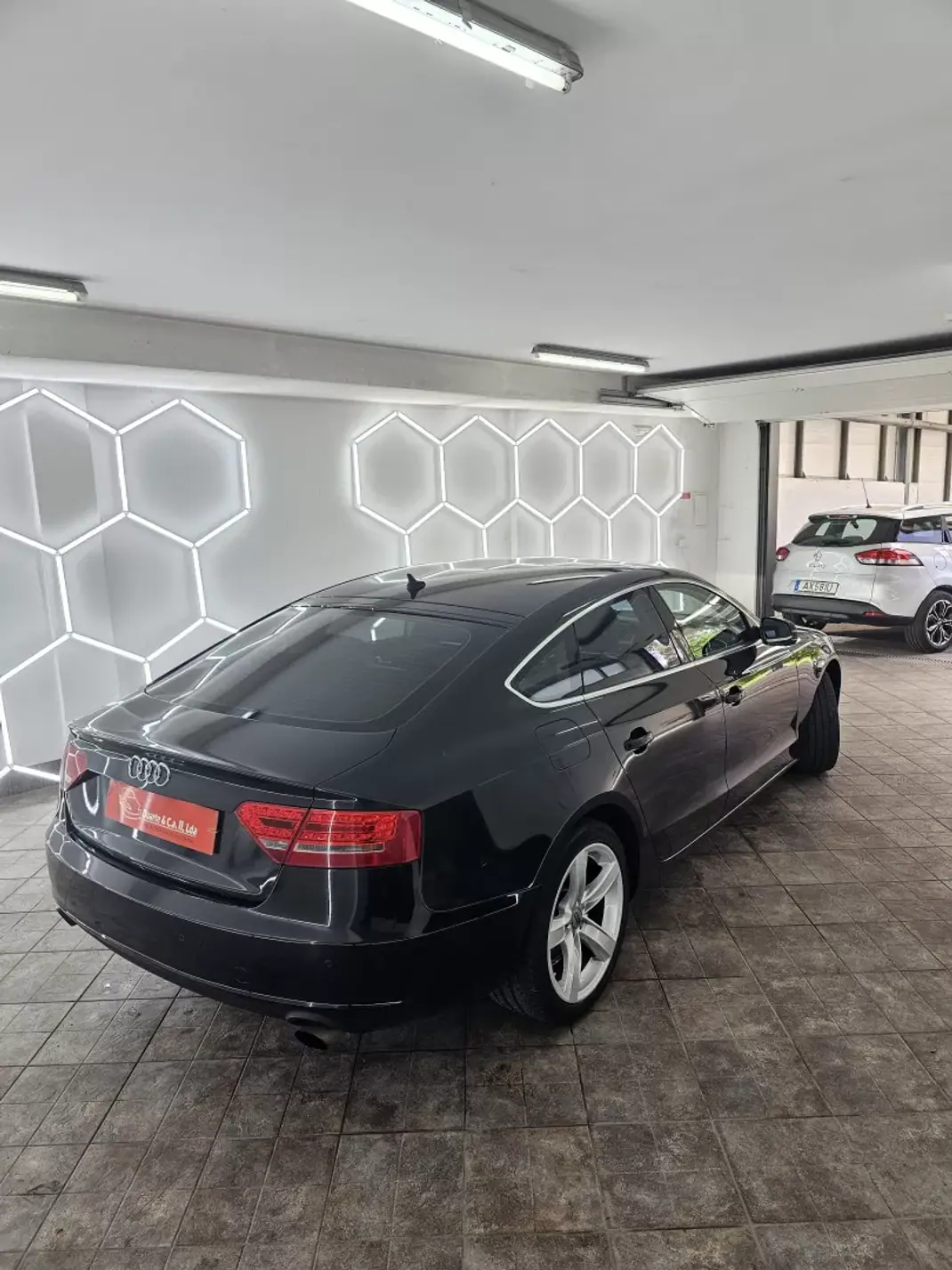 Audi A5 Sportback 2011 - 17500 EUR, 123569 km - AUTO.MOTO.pt - 123569km - foto 11 de 29