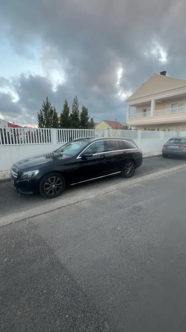 Mercedes-Benz C 220 2016 - 20000 EUR, 193000 km - AUTO.MOTO.pt - 193000km - foto 2 de 8