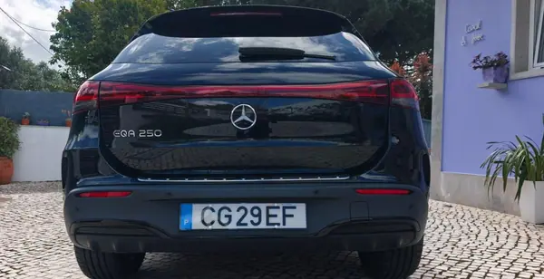 Mercedes-Benz EQA 2022 - 32500 EUR, 30000 km - AUTO.MOTO.pt - 30000km - foto 2 de 28