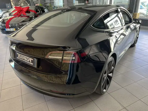 Tesla Model 3 2020 - 29800 EUR, 96238 km - AUTO.MOTO.pt - 96238km - foto 4 de 19