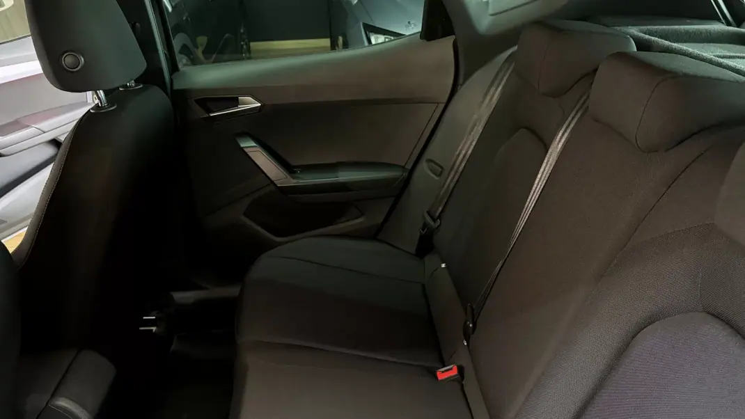 SEAT Arona 2023 - 16990 EUR, 30000 km - AUTO.MOTO.pt - 30000km - foto 40 de 42