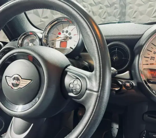 MINI Cooper 2014 - 15990 EUR, 120443 km - AUTO.MOTO.pt - 120443km - foto 53 de 59