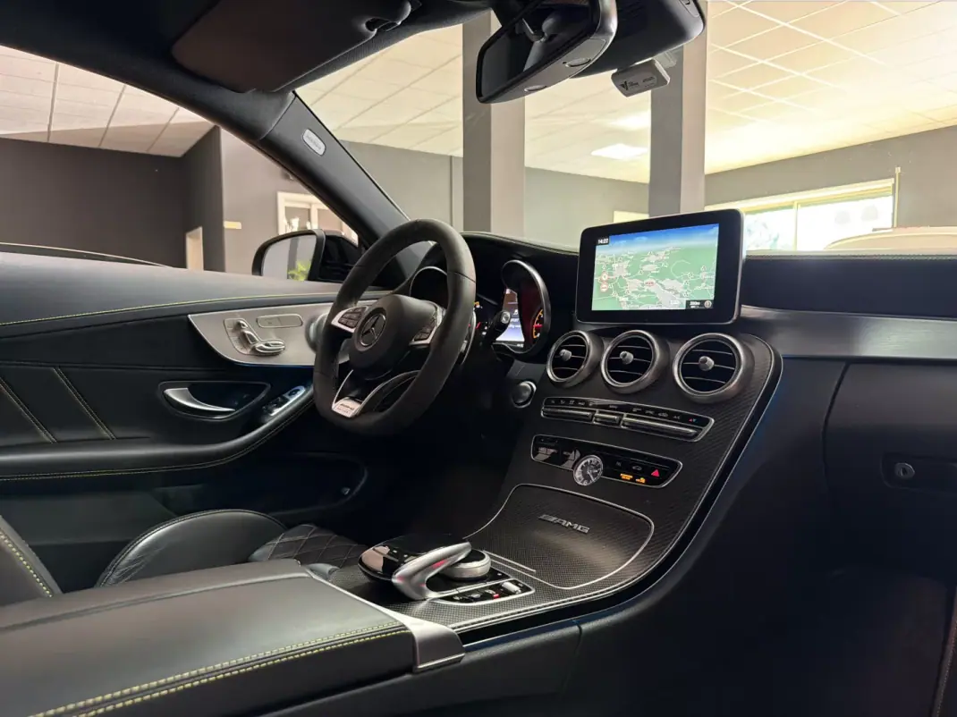 Mercedes-Benz C 63 AMG 2018 - 79990 EUR, 35000 km - AUTO.MOTO.pt - 35000km - foto 11 de 18