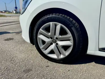 Renault Clio 2021 - 14500 EUR, 109414 km - AUTO.MOTO.pt - 109414km - foto 7 de 26