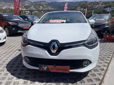 Renault Clio 2015 - 8950 EUR, 234122 km - AUTO.MOTO.pt - 234122km - foto 2 de 12