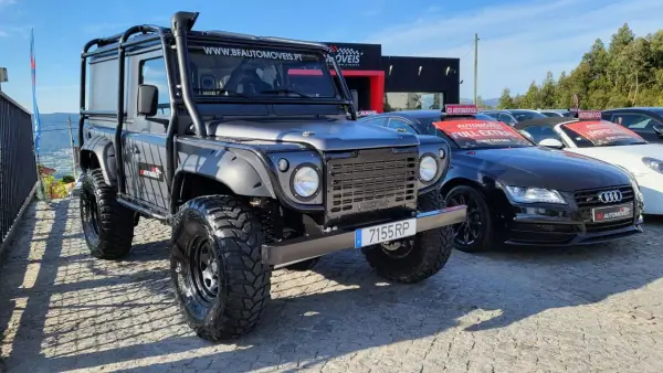 Land Rover Defender 2001 - 35000 EUR, 81787 km - AUTO.MOTO.pt - 81787km - foto 5 de 57