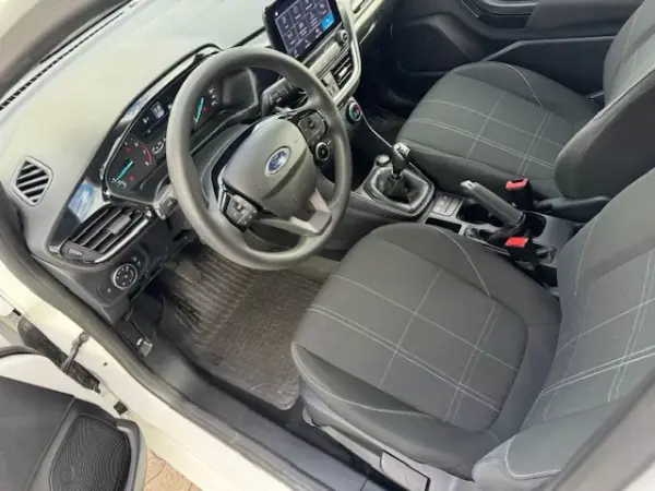 Ford Fiesta 2021 - 13900 EUR, 87990 km - AUTO.MOTO.pt - 87990km - foto 11 de 12