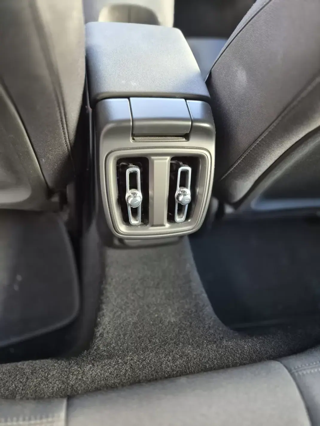 Polestar 2 2022 - 28750 EUR, 42000 km - 42000km - foto 42 de 57