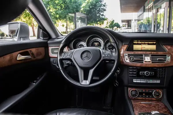 Mercedes-Benz CLS 250 2014 - 24550 EUR, 152749 km - AUTO.MOTO.pt - 152749km - foto 30 de 39