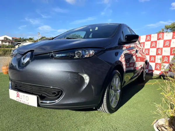Renault Zoe 2019 - 13490 EUR, 67270 km - AUTO.MOTO.pt - 67270km - foto 5 de 21