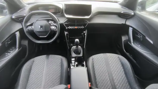Peugeot 2008 2025 - 21450 EUR, 7193 km - AUTO.MOTO.pt - 7193km - foto 7 de 9