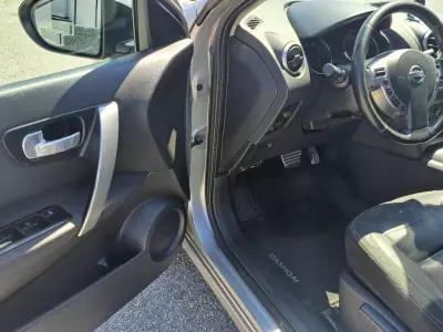 Nissan Qashqai 2010 - 7950 EUR, 328682 km - 328682km - foto 16 de 42