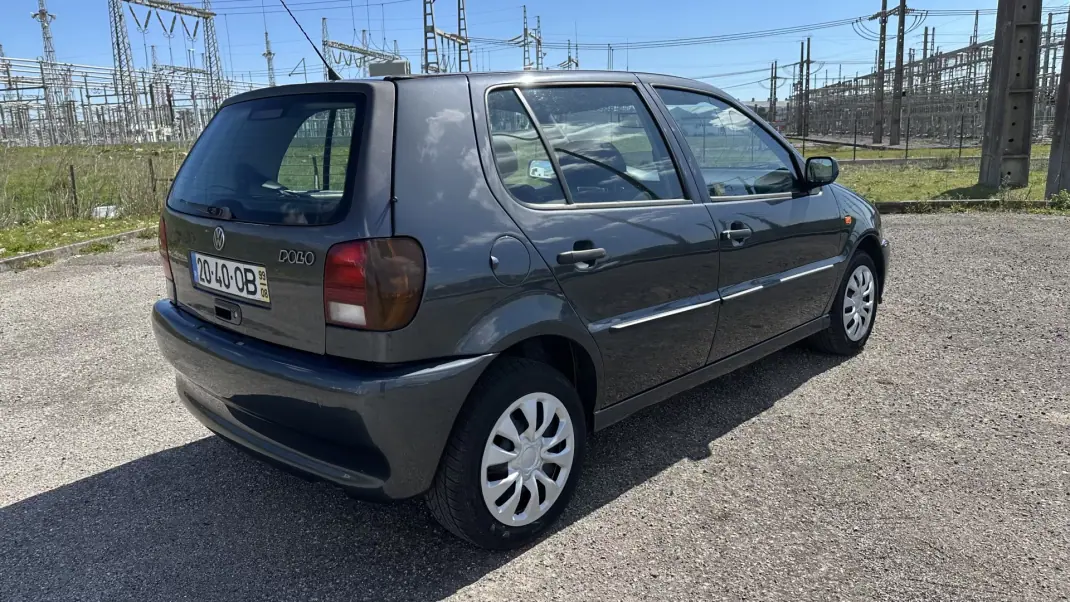 Volkswagen Polo 1999 - 1450 EUR, 208000 km - AUTO.MOTO.pt - 208000km - foto 6 de 12