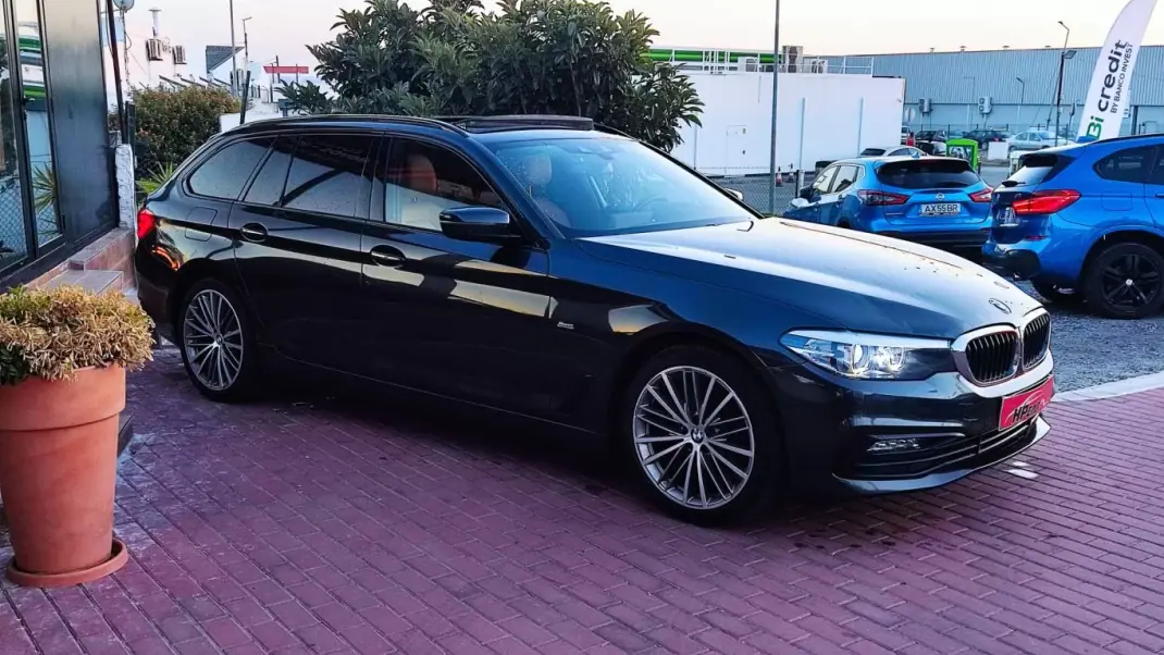 BMW 520 2018 - 29990 EUR, 130000 km - AUTO.MOTO.pt - 130000km - foto 41 de 43