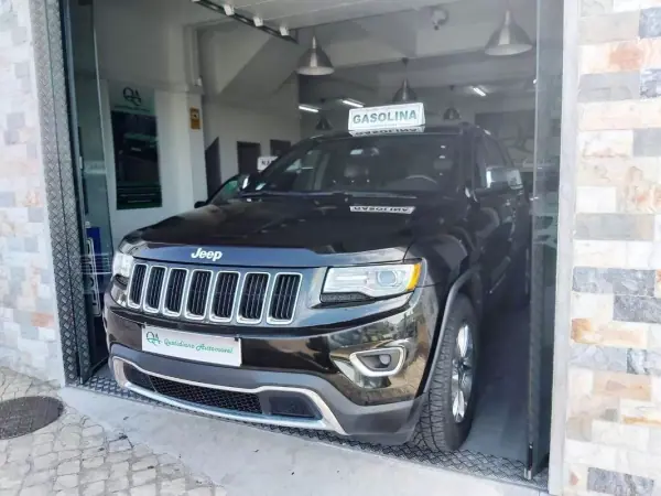 Jeep Grand Cherokee 2016 - 34950 EUR, 135350 km - AUTO.MOTO.pt - 135350km - foto 9 de 60