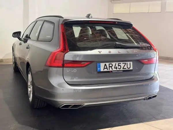 Volvo V90 2017 - 23750 EUR, 133014 km - AUTO.MOTO.pt - 133014km - foto 7 de 25