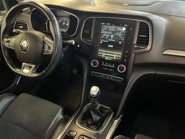 Renault Mégane Sport Tourer 2016 - 13990 EUR, 115000 km - AUTO.MOTO.pt - 115000km - foto 19 de 57