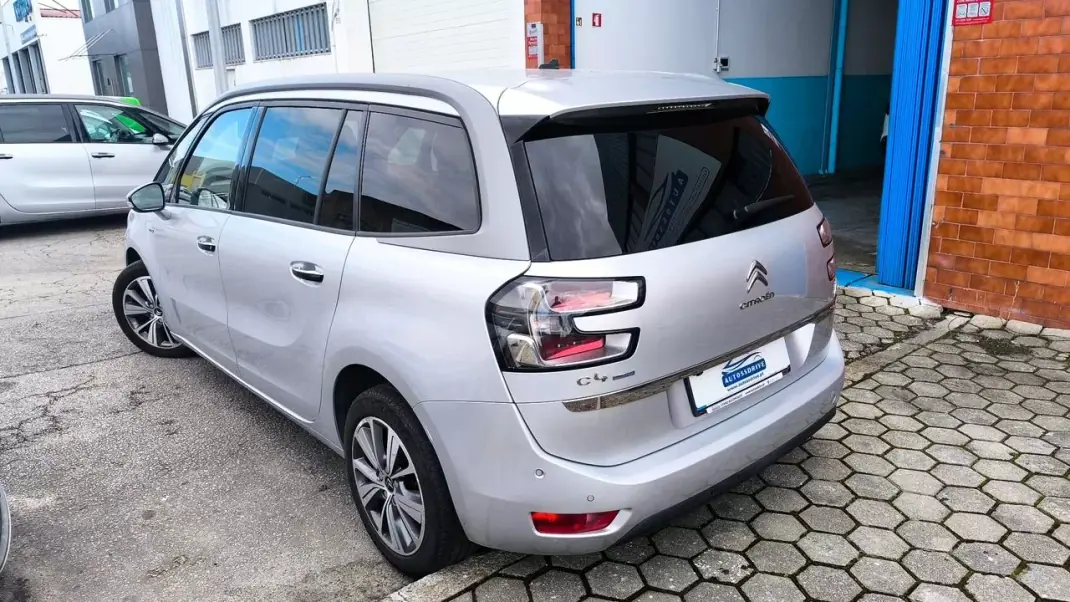 Citroën C4 Grand Picasso 2015 - 10900 EUR, 175000 km - AUTO.MOTO.pt - 175000km - foto 9 de 20