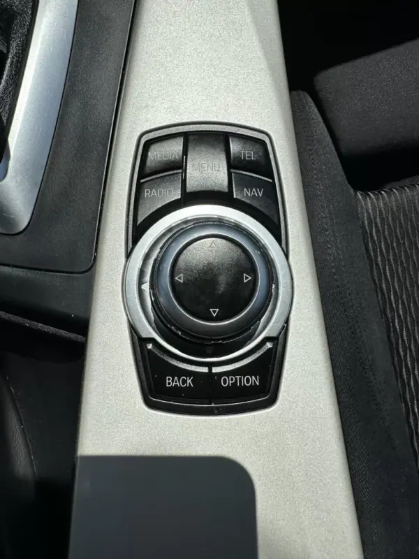 BMW 320 2014 - 11900 EUR, 240000 km - AUTO.MOTO.pt - 240000km - foto 44 de 64