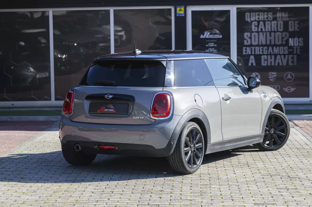 MINI 3 Portas 2017 - 13900 EUR, 237412 km - AUTO.MOTO.pt - 237412km - foto 23 de 32
