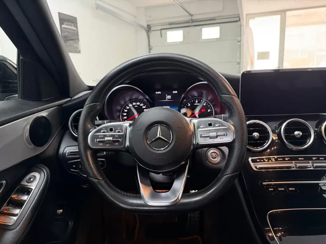 Mercedes-Benz C 180 2019 - 24990 EUR, 210000 km - AUTO.MOTO.pt - 210000km - foto 8 de 29